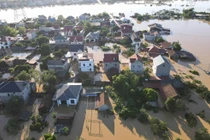 Chuyên gia pháp lý khuyên nên ủng hộ đồng bào lũ lụt qua Mặt trận