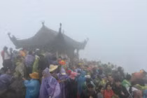 Lễ hội mùa xuân 2026 đông kỷ lục... rộn ràng nhưng dễ tổn thương