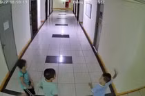 Cháu bé ném dép trúng van nước làm hỏng thang máy chung cư: Ai bồi thường?