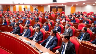 Hội nghị Trung ương 13 thống nhất nhân sự Ban chấp hành Trung ương