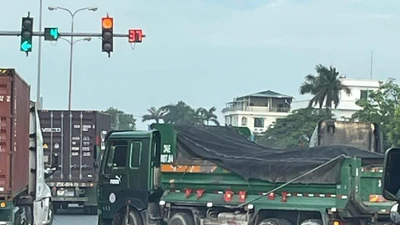 Xe tải va chạm với xe đạp điện, người phụ nữ tử vong