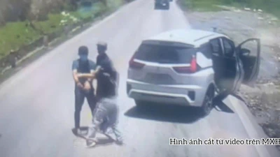 Hai đối tượng rút súng trên đèo Đá Trắng bị tạm giữ
