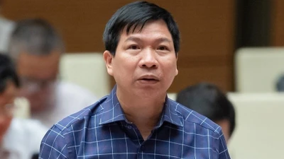 Tạm đình chỉ nhiệm vụ ĐBQH khóa XV ông Trần Văn Thức