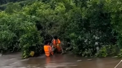 Lũ cuốn 7 học sinh ở Quảng Ninh, còn 2 em mất tích
