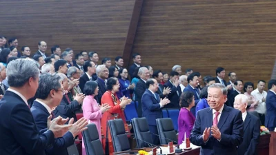 "Sắp xếp lại giang sơn” là bước đi lịch sử