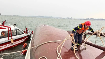 Đã tìm thấy 7 thi thể vụ tàu du lịch đắm trên Vịnh Hạ Long