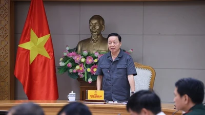 Phó Thủ tướng Trần Hồng Hà chủ trì họp trực tuyến triển khai ứng phó bão số 10