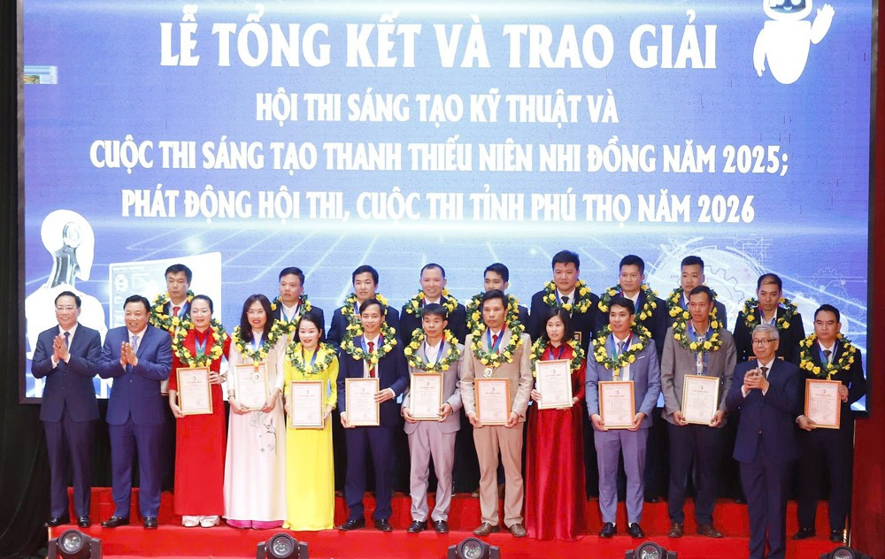 phu-tho-trao-74-giai-sang-tao-ky-thuat-va-50-giai-sang-tao-tre-2.jpg