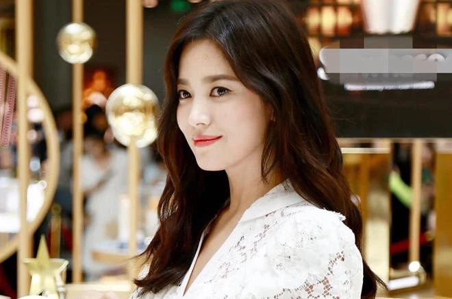 Ly hôn Song Joong Ki, Song Hye Kyo giờ ra sao?
