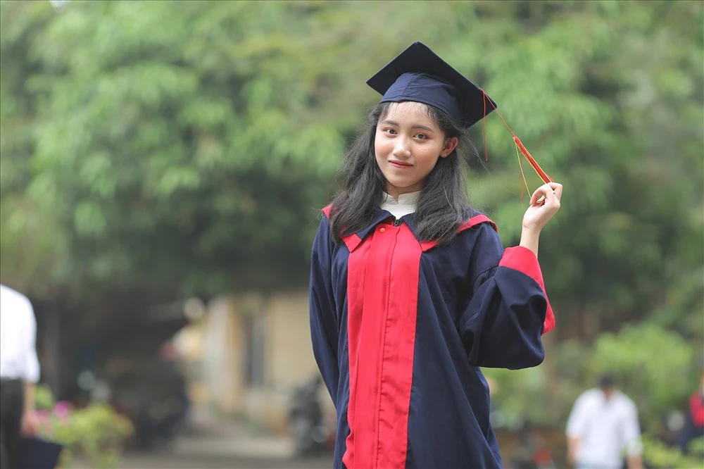 Điểm danh thủ khoa các khối kỳ thi THPT 2019 toàn "trai tài gái sắc"