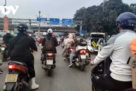 Người dân trở lại Thủ đô sớm để tránh ùn tắc