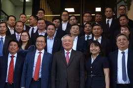 Phó Thủ tướng Nguyễn Hòa Bình thăm Tổng Lãnh sự quán Việt Nam tại Hoa Kỳ