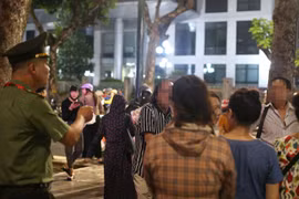 Yêu cầu người dân không sớm giữ chỗ xem diễu binh