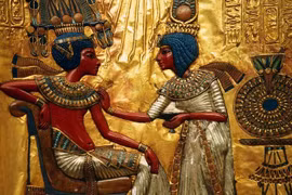 Vì sao hoàng tộc thời xưa thường kết hôn cận huyết?