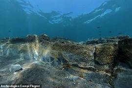 Thành phố Baiae chìm dưới nước tiết lộ bí ẩn quyền lực La Mã