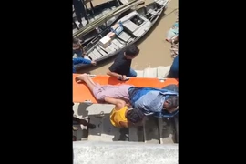 Thu bẫy đánh cá, ngư dân bị "chúa tể" sông nước tấn công