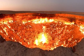 Tò mò "cổng địa ngục" có thật, rùng rợn nhất Trái Đất