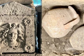 Bí ẩn bình cổ đựng tro cốt có hình nữ thần tóc rắn ở Italy