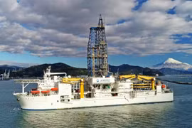 Phát hiện kinh ngạc đất hiếm ở độ sâu 6.000 m dưới biển Nhật Bản