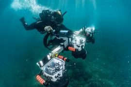 Thợ lặn phát hiện 3 xác tàu đắm hàng ngàn tuổi chất đầy hàng hóa