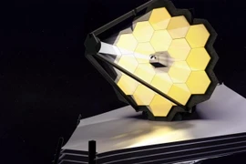 AI sửa ảnh mờ do Kính viễn vọng không gian James Webb chụp