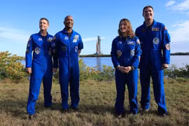 NASA chuẩn bị sứ mệnh Artemis II đưa nữ phi hành gia quanh Mặt trăng