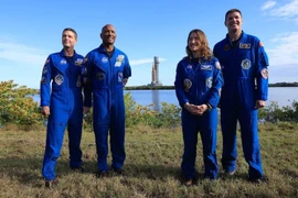 NASA chuẩn bị sứ mệnh Artemis II đưa nữ phi hành gia quanh Mặt trăng