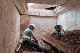 Khai quật mộ cổ giới thượng lưu La Mã, sửng sốt cảnh tượng bên trong