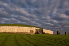 Mộ cổ 5.000 tuổi ở Ireland hé lộ sự thật "vị vua thần thánh"