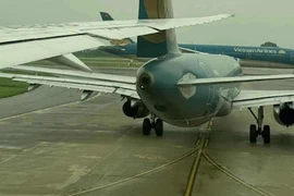 Nguyên nhân vụ hai máy bay va vào nhau tại sân bay Nội Bài