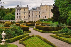 Chuyện "rợn tóc gáy" ở lâu đài cổ nước Anh