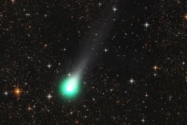 Hiếm gặp 3 sao chổi tạo nên màn trình diễn ánh sáng kỳ ảo cuối tháng 10