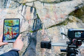 Máy ảnh siêu quang phổ phát hiện tranh thời tiền sử tuyệt mật ở Phần Lan
