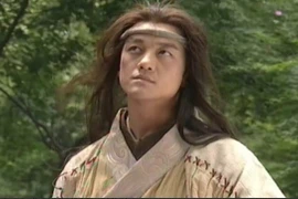 Cao thủ Nhật Nguyệt thần giáo nào kết bái huynh đệ với Lệnh Hồ Xung?