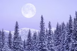 'Trăng tuyết' tuyệt đẹp xuất hiện trên bầu trời tối 2/2