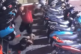 Danh tính người đàn ông hành hung 2 thiếu niên ở TP HCM