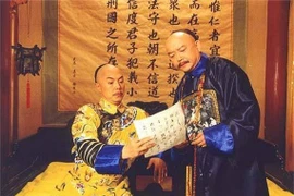 Ngoài Càn Long, Hòa Thân còn được ông lớn nào 'chống lưng'?