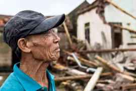 Giông lốc ở Ninh Bình khiến 9 người chết, nhân chứng kể phút sinh tử