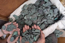 Trục vớt kho báu tiền cổ cực giá trị từ xác tàu đắm ngoài khơi Florida