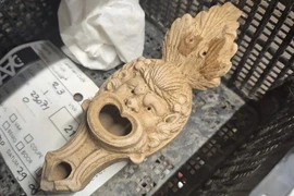 Chiếc đèn dầu 1.900 tuổi tiết lộ bí ẩn thế giới bên kia