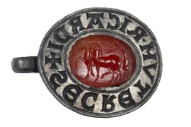 Tìm thấy con dấu Trung cổ quý hiếm khắc 'bí mật của Richard' gây chấn động