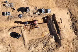 Khai quật mộ cổ người Viking, lai lịch chủ nhân gây choáng