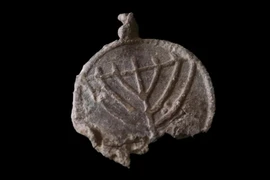 Bí ẩn mặt dây chuyền 1.300 năm tuổi vừa lộ diện Jerusalem