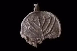 Bí ẩn mặt dây chuyền 1.300 năm tuổi vừa lộ diện Jerusalem