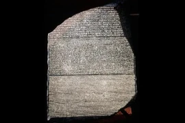 Phiến đá 800 kg hé lộ bí mật chấn động nền văn minh Ai Cập