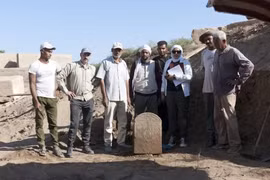 Tìm thấy hiện vật 'lạ' mô tả hoàng đế La Mã trong hình dáng pharaoh Ai Cập