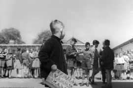 Hé lộ chiến dịch Mỹ xăm nhóm máu thời Chiến tranh Lạnh