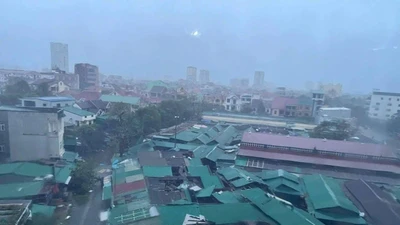 Thủ tướng yêu cầu khẩn trương ứng phó nguy cơ lũ quét, ngập lụt sau bão số 10