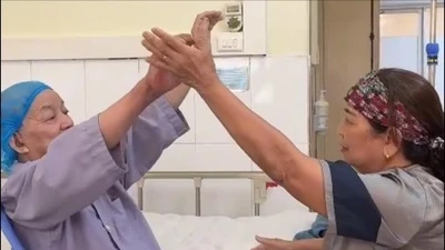Giành lại sự sống cho cụ ông 79 tuổi bị tụ máu não mức độ nặng