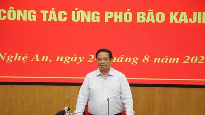 Thủ tướng Phạm Minh Chính trực tiếp chỉ đạo công tác ứng phó bão số 5 Kajiki